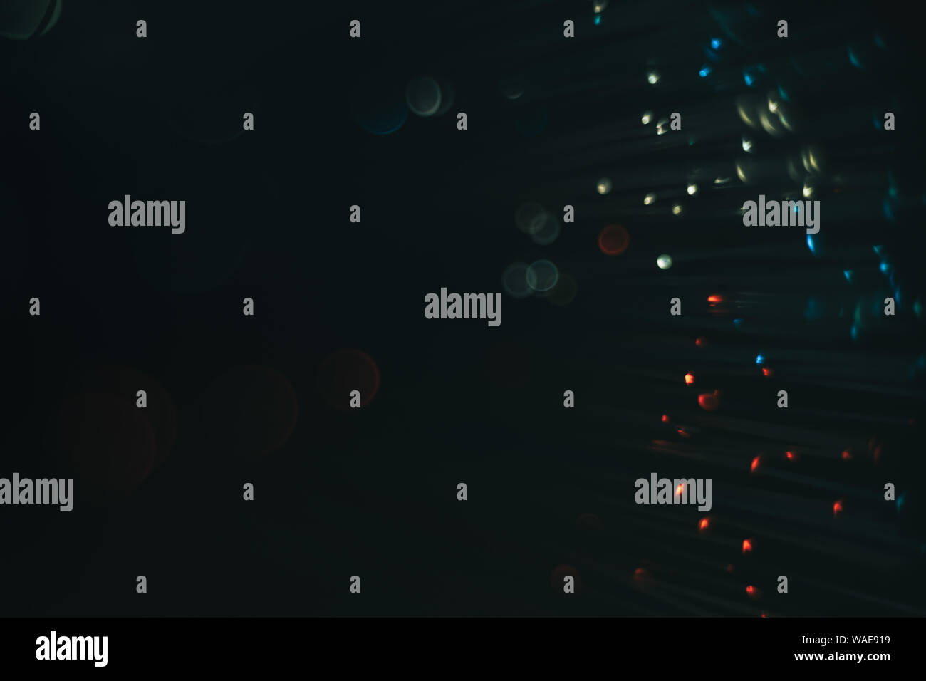 Schönen bunten Bokeh auf einem dunklen Hintergrund. Stockfoto
