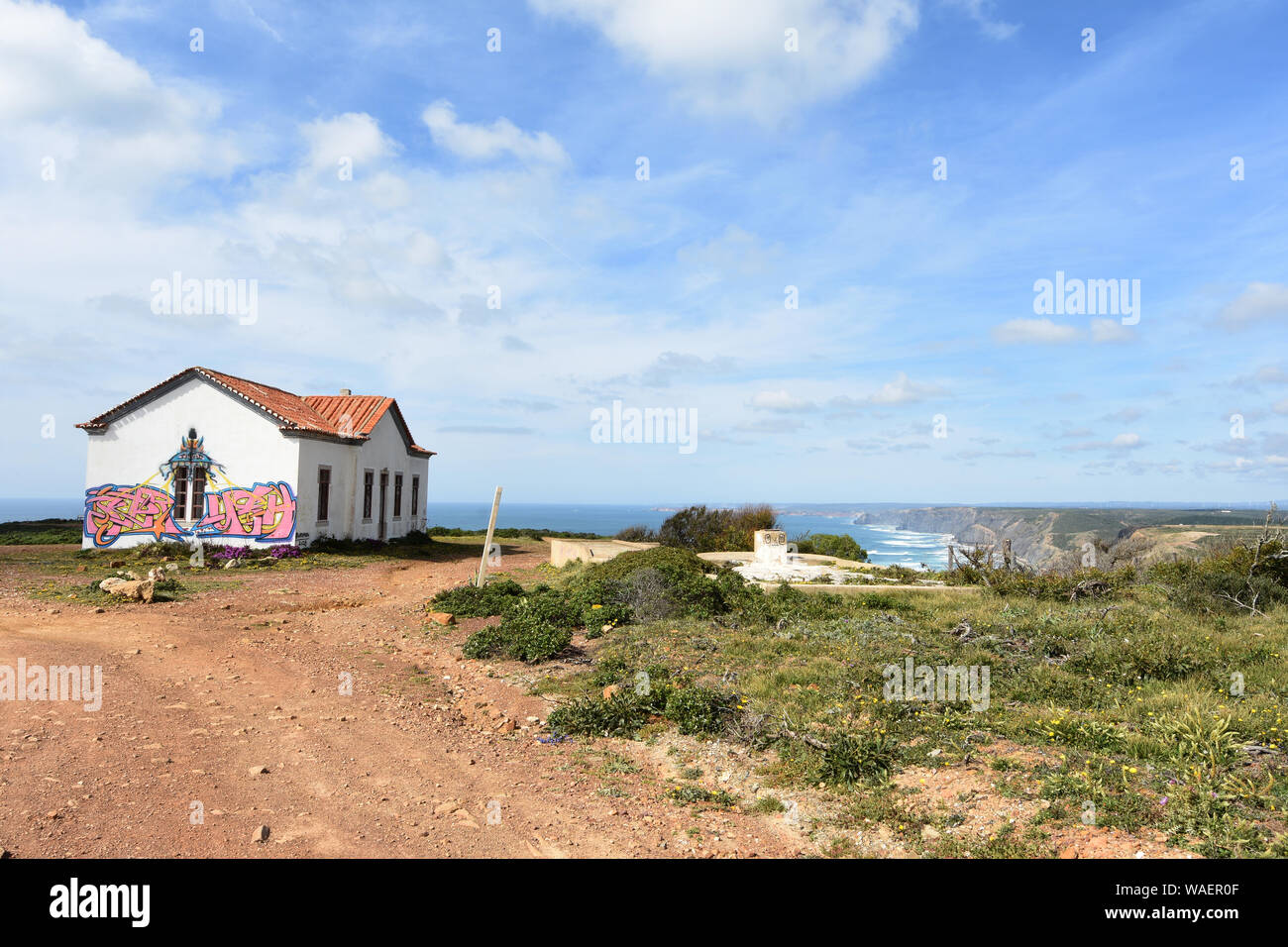Algarve seascape zwischen Praia do Castelejo und Praia da Aguila, Vila do Bispo, Portugal Stockfoto