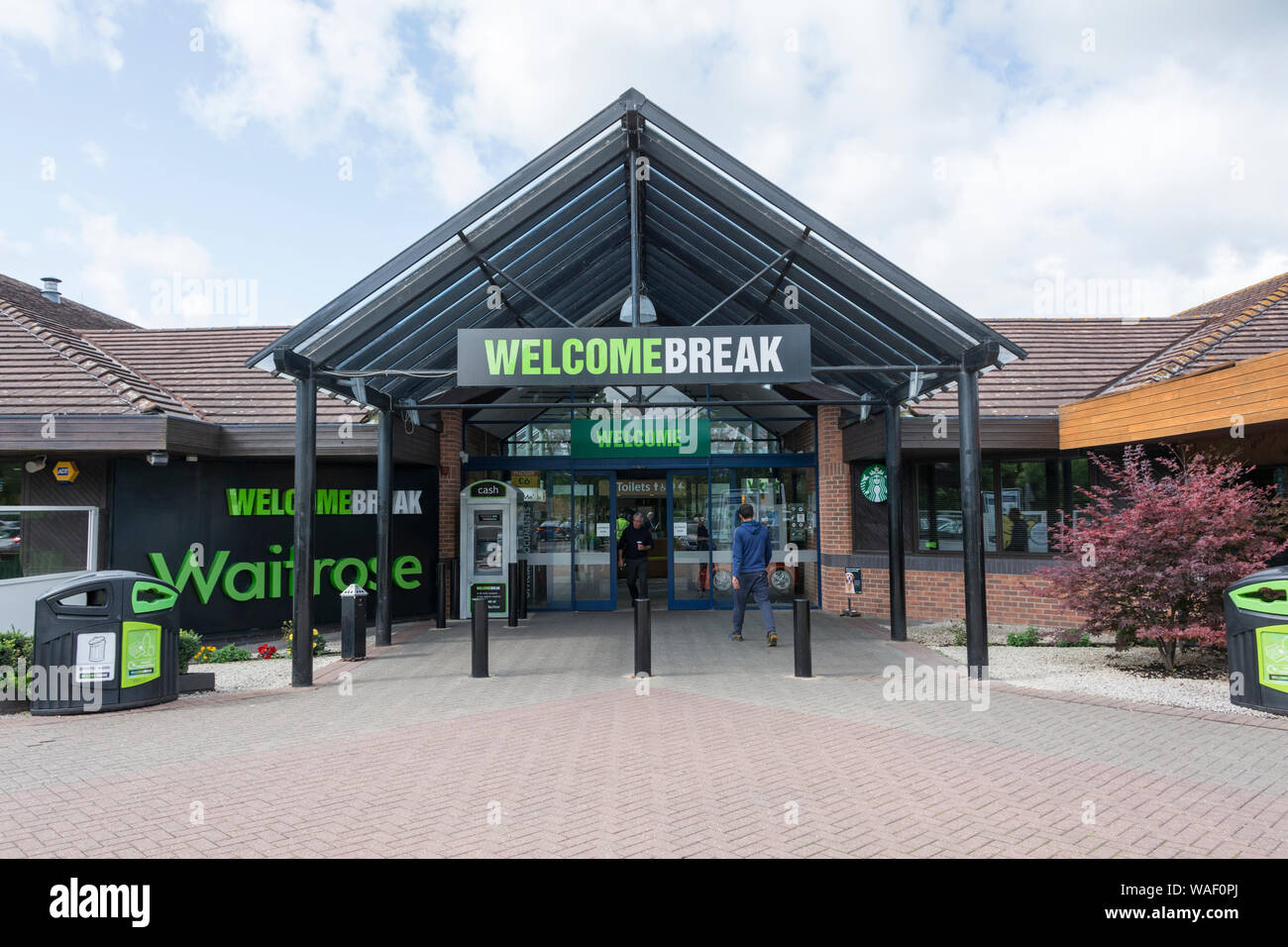 Eingang zu Warwick services Welcome Break Autobahnraststätte auf der M40. Stockfoto