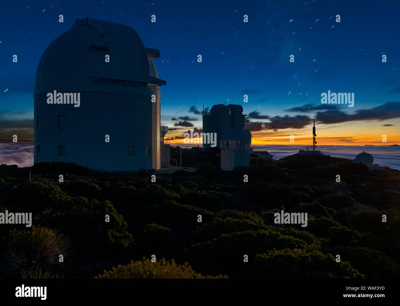 Astronomische Observatorium in den Nachthimmel. Stockfoto