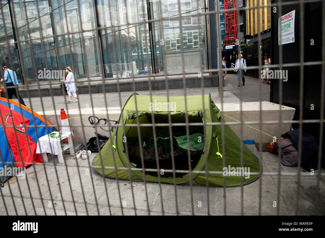 London. Station Tottenham Court Road. Zelte für obdachlose Menschen. Stockfoto