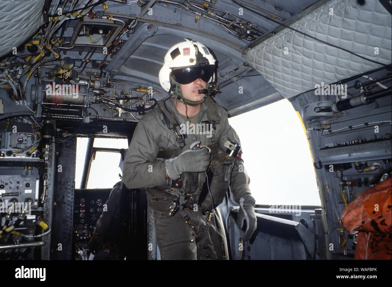 Innenraum eines CH 46 Hubschrauber der US-Marines während der NATO-Übungen im Mittelmeer (Mai 1990) Stockfoto