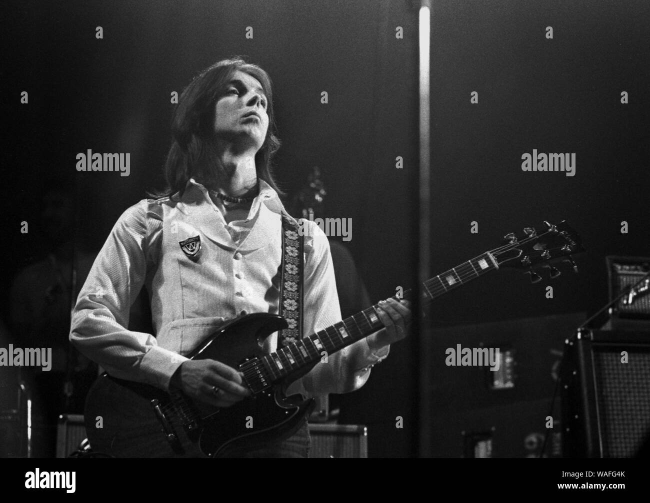 Flügel mit Jimmy McCullough live auf der Bühne. Rotterdam Ahoy, 25. März 1976 Stockfoto
