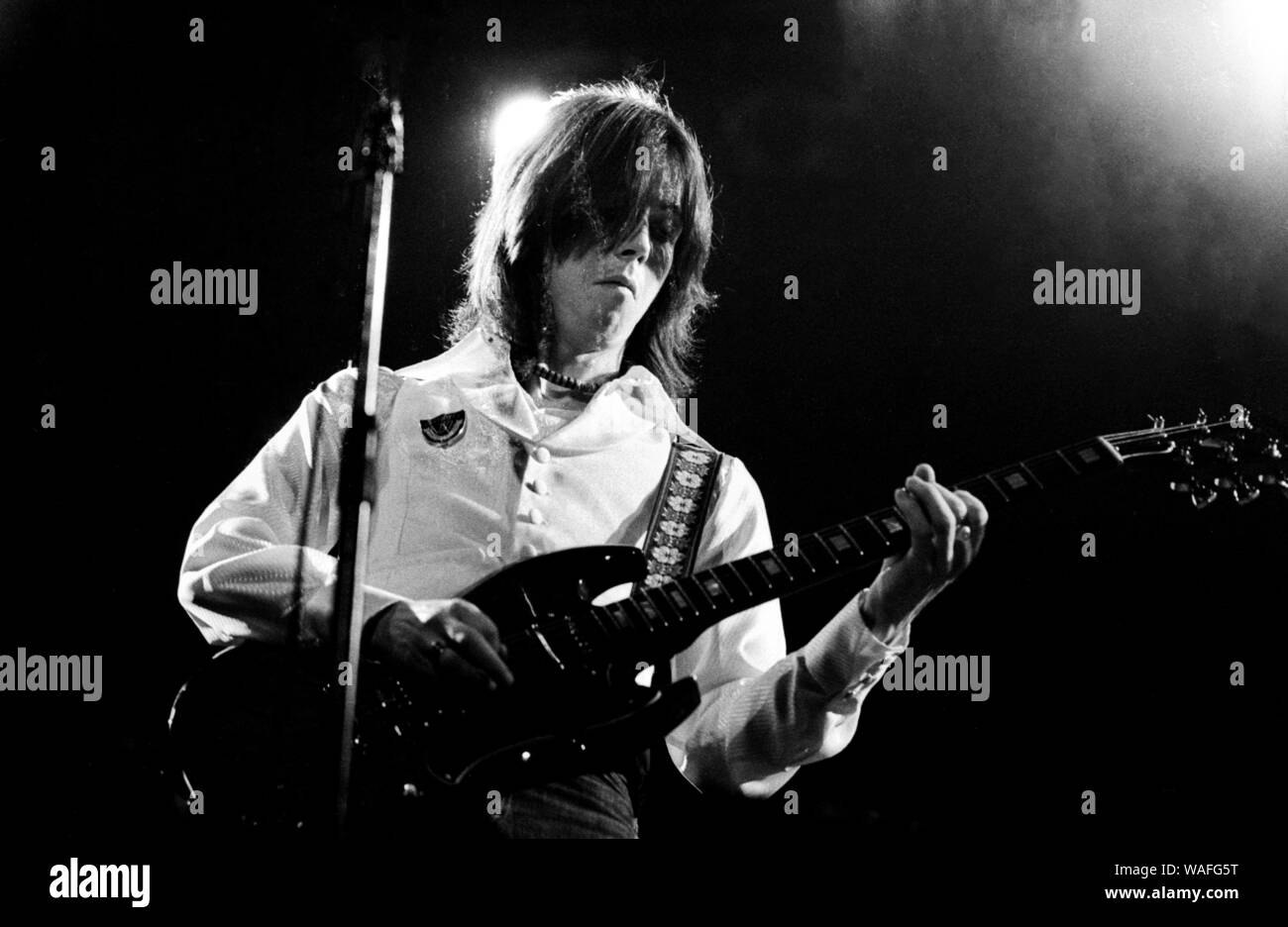 Flügel mit Jimmy McCullough live auf der Bühne. Rotterdam Ahoy, 25. März 1976 Stockfoto