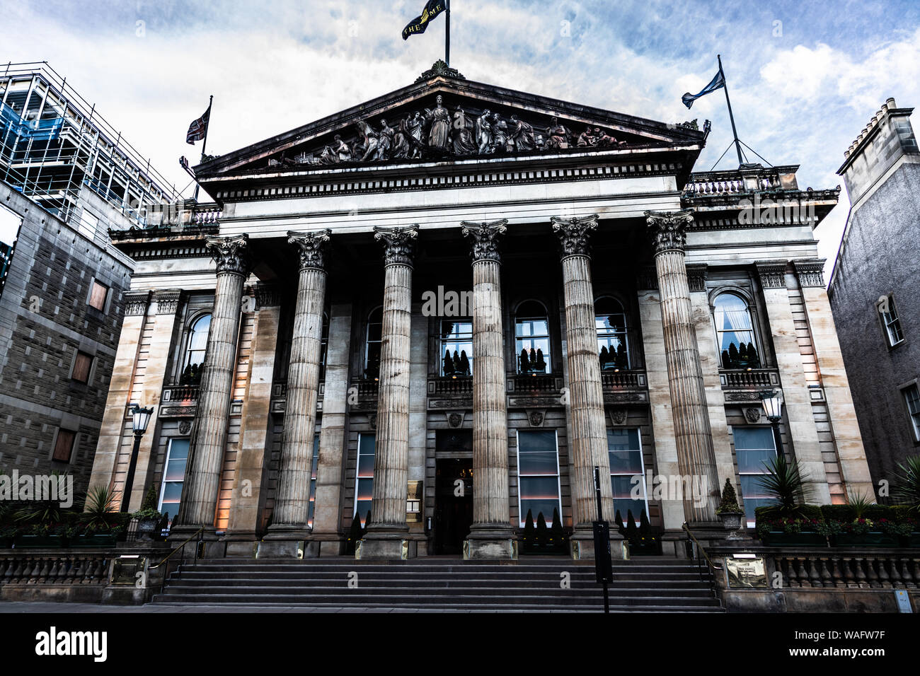 Alte Bank Gebäude mit griechisch-römischen Fassade, der Dom, die George Street, Edinburgh, Schottland Stockfoto
