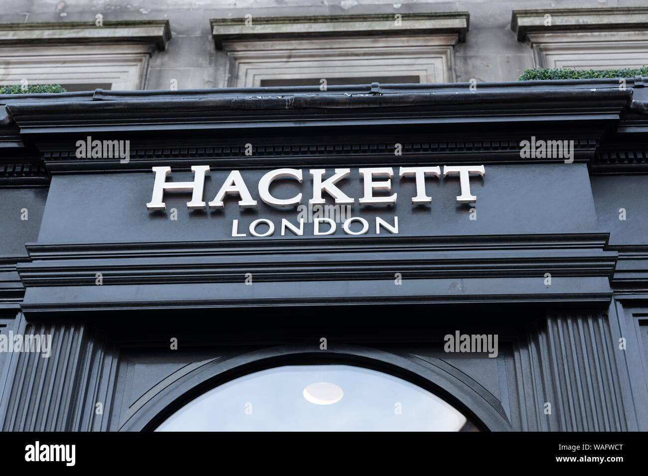 Hackett London, British menswear Einzelhändler, spezialisiert auf die formelle Männer T-Shirts und andere Kleidung Stockfoto