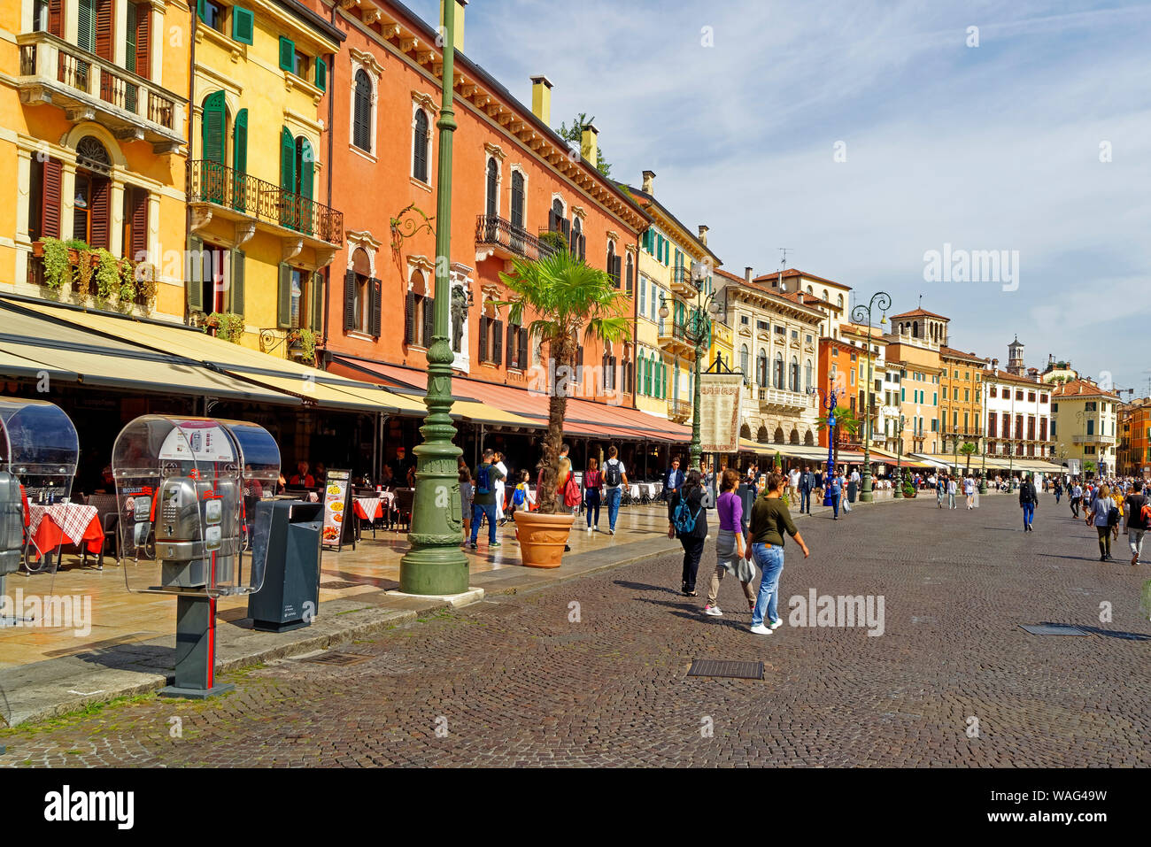 Häuserzeile, Verona Italien (Italia), 30077179 Stockfoto
