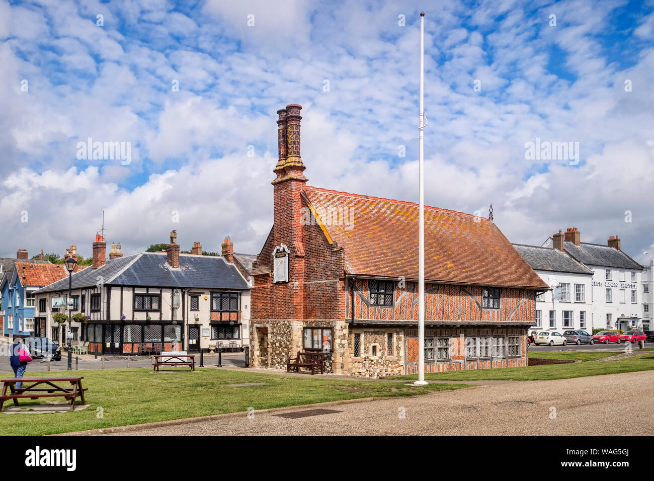 16. Juni 2019: Alseburgh, Suffolk, Großbritannien - Aldeburgh Moot Hall, einem Gebäude aus dem 16. Jahrhundert, beherbergt heute ein Museum neben dem Strand in Aldeburgh. Stockfoto
