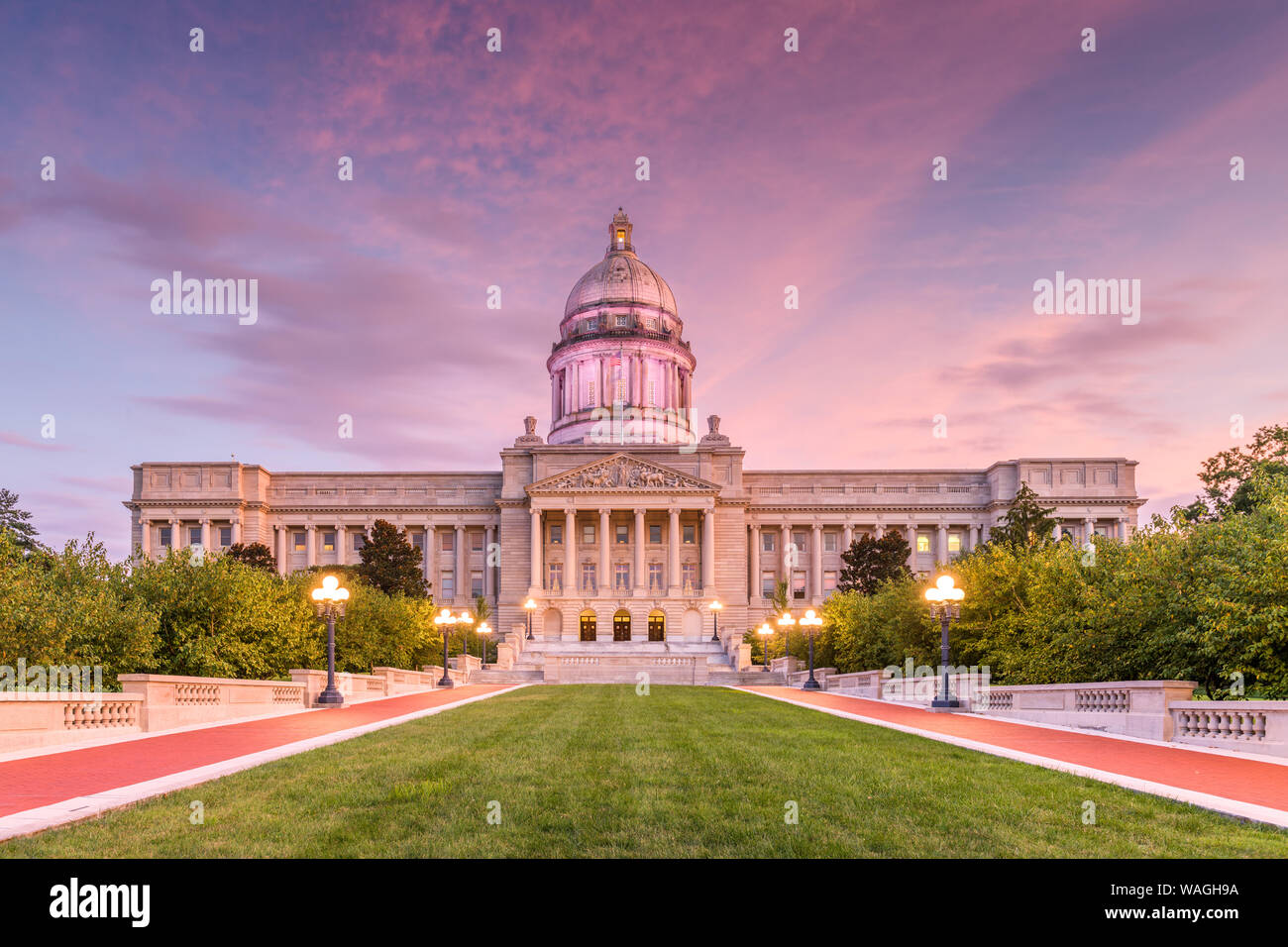 Frankfort, Kentucky, USA Mit der Kentucky State Capitol in der Abenddämmerung. Stockfoto