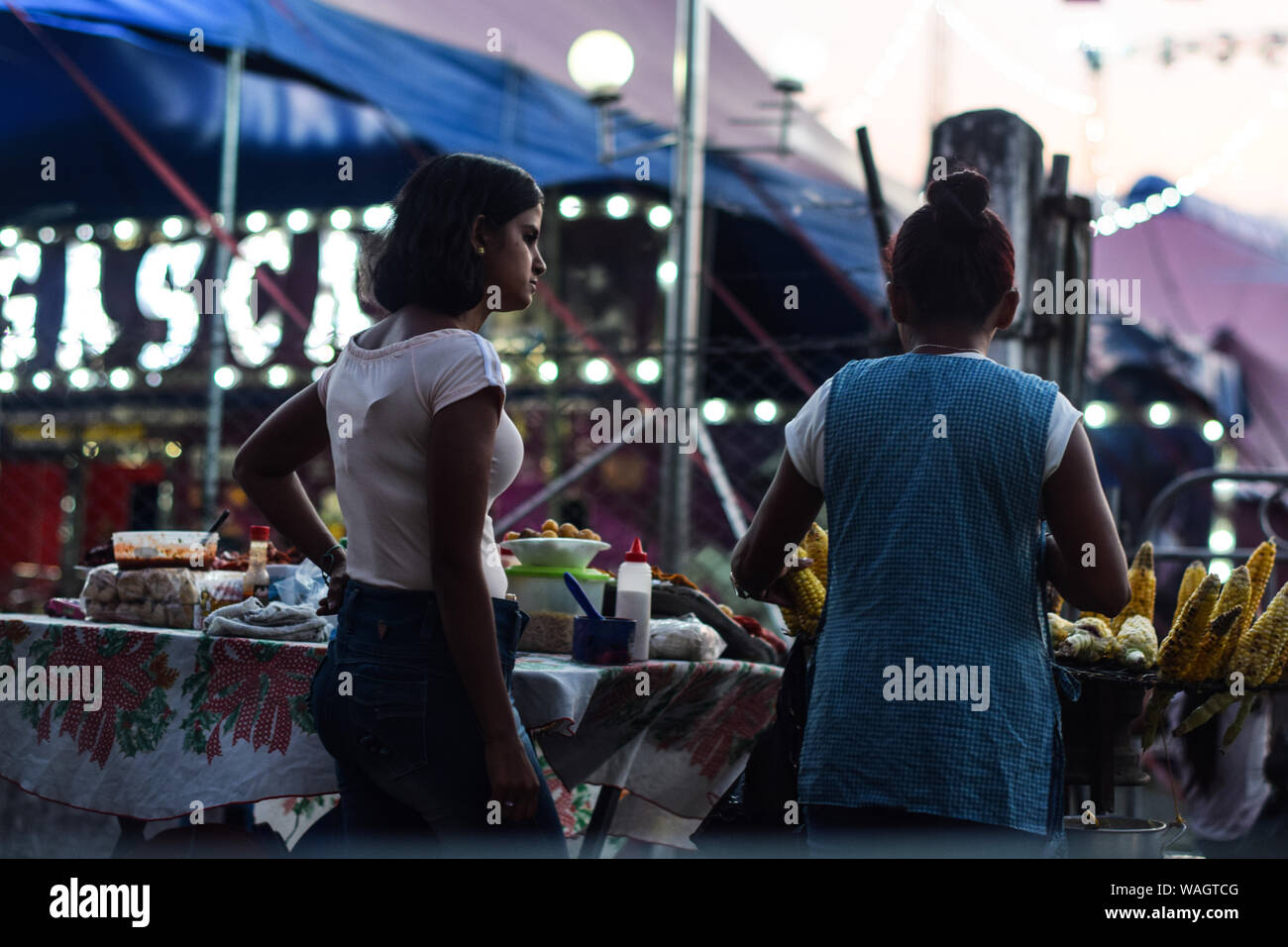 Food Street Verkäufer während Petronio Alvarez Festival, Cali, Kolumbien Stockfoto