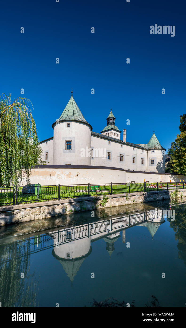 Thurzo Schloss, errichtet als Wasserschloss im Stil der Renaissance, in Bytca, Zilina, Slowakei Stockfoto