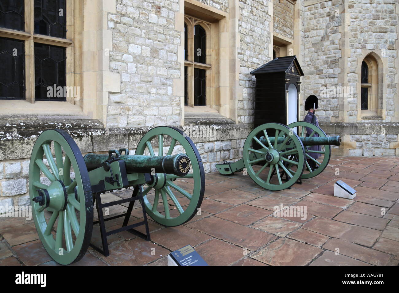 Französische Kanonen in der Schlacht, Waterloo, inneren Bezirk, Tower of London, London, England, Großbritannien, USA, UK, Europa erfasst Stockfoto