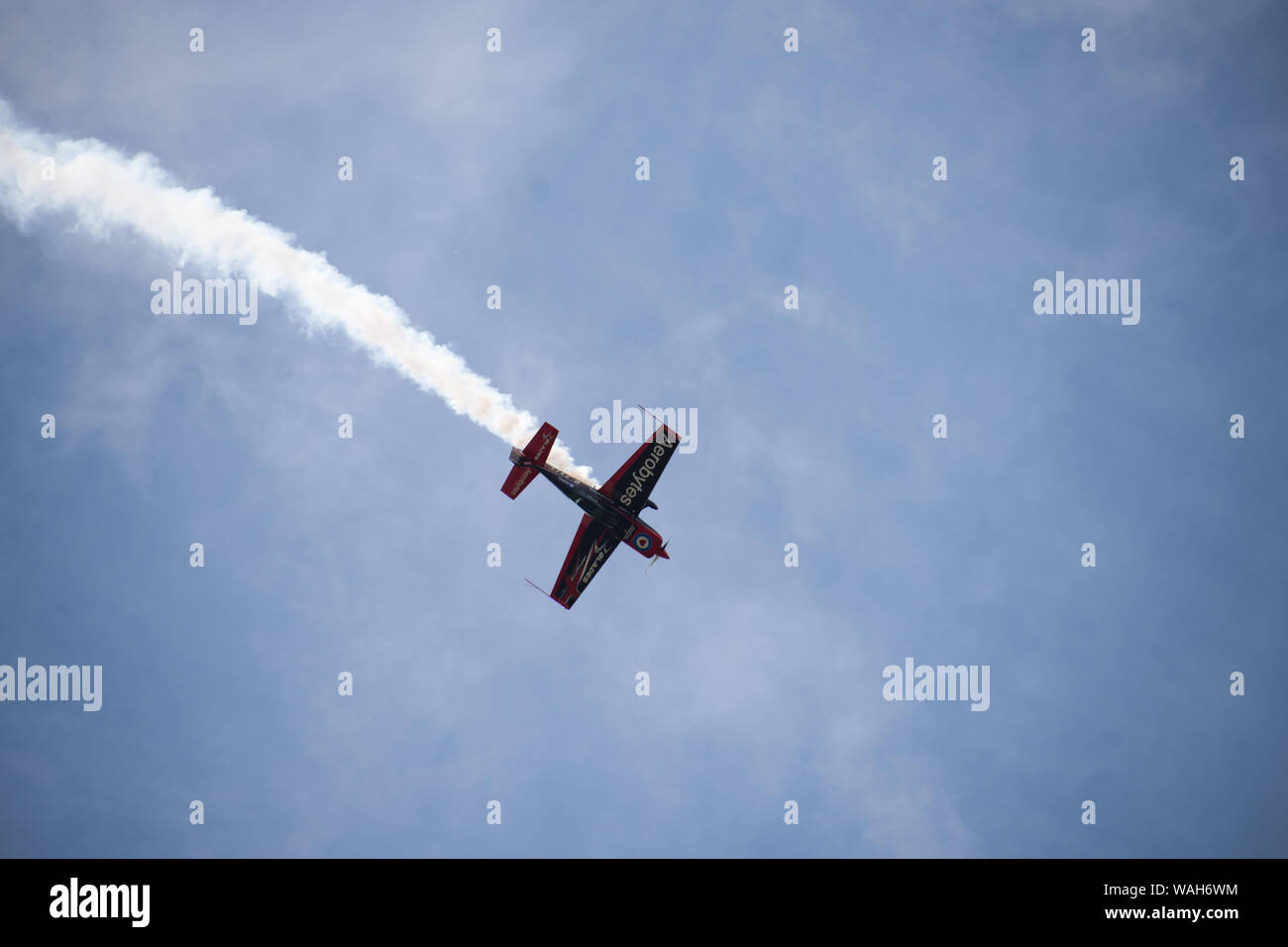 Die Blades Aerobatic Team fliegen EXTRA E-A300 Stockfoto