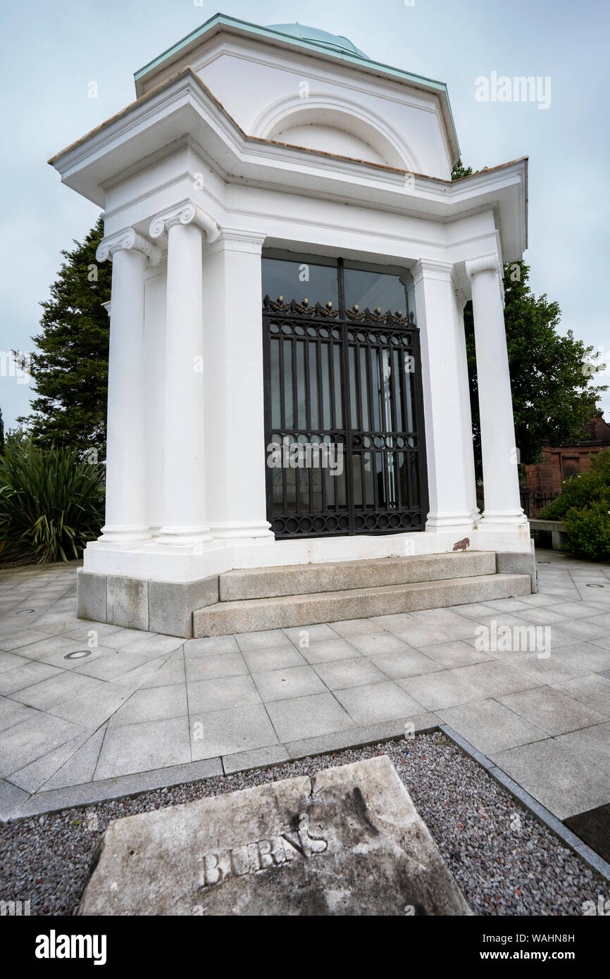Aufwändige Verbrennungen Mausaelum, das begräbnis Monument der Schottischen Nationaldichter Robert Burns in Saint Michael's Friedhof, Dumfries, Schottland Stockfoto