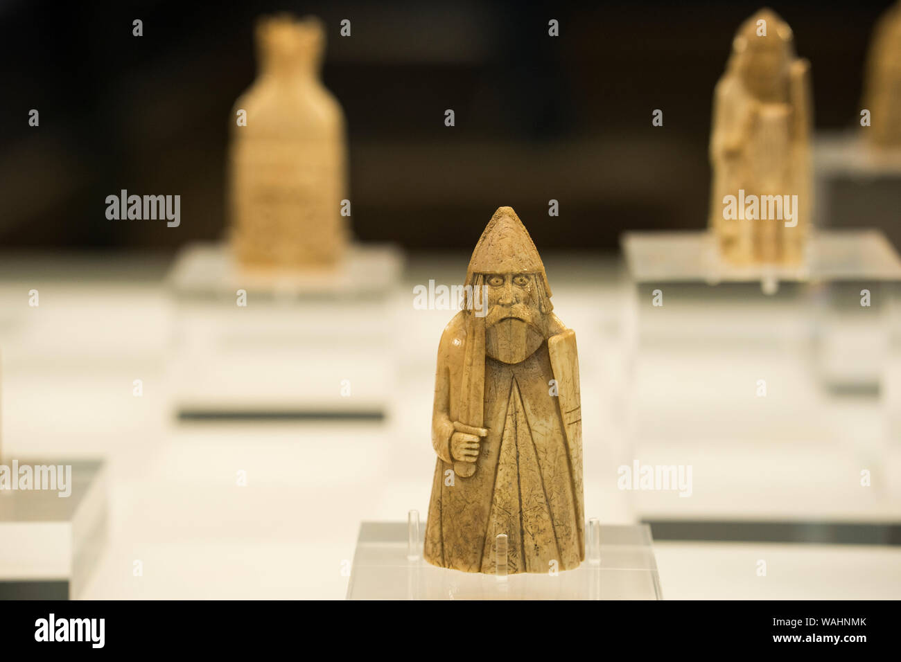 Krieger Schachfigur, aus einer authentischen Schachspiel aus Walross-elfenbein, dass von einem Schiffswrack auf dem Meer trieb geschnitzt wurden im Jahr 1831 die Hälfte entdeckt - in begraben Stockfoto