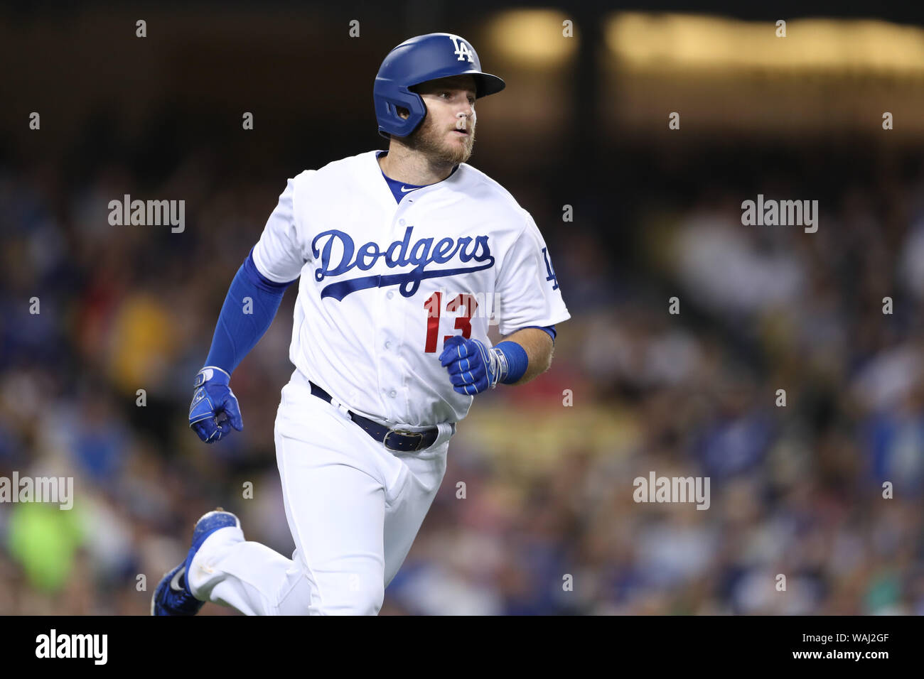 August 20, 2019 - Los Angeles Dodgers erste Basisspieler Max Muncy (13) Uhren sein Schuß den Park für ein Homer laufen während des Spiels zwischen den Toronto Blue Jays und die Los Angeles Dodgers at Dodger Stadium Los Angeles, CA. (Foto von Peter Joneleit) Stockfoto