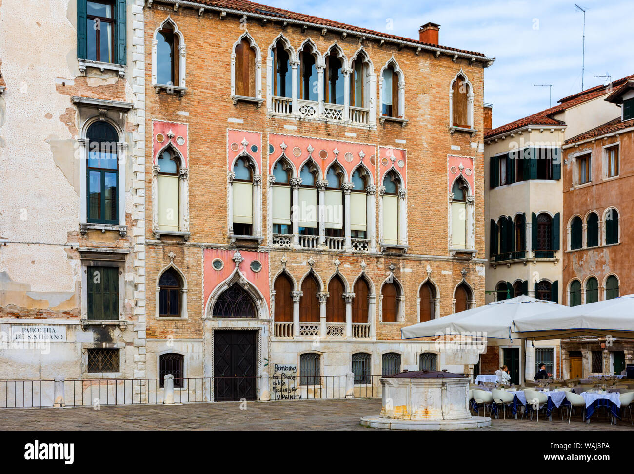 Gebäude in Campo Sant'Angelo Square, Venedig, Italien Stockfoto