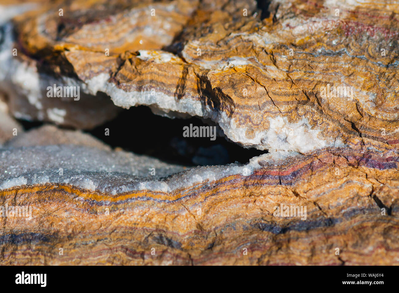 Kristalle auf metamorphe Gesteine. Stockfoto