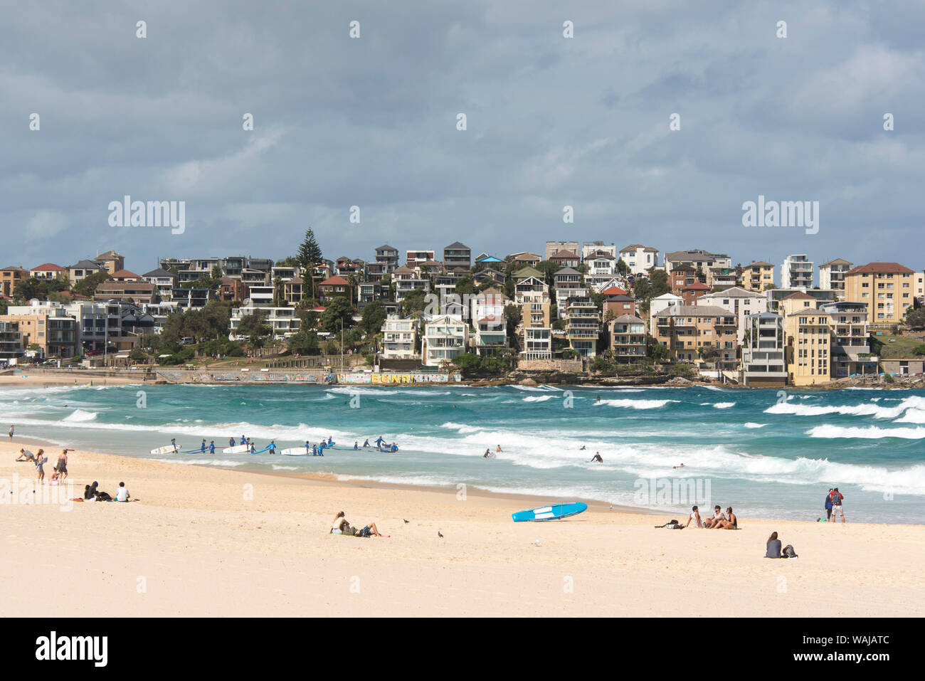 Australien, New South Wales, Sydney. Bondi Beach surfen Klasse Stockfoto