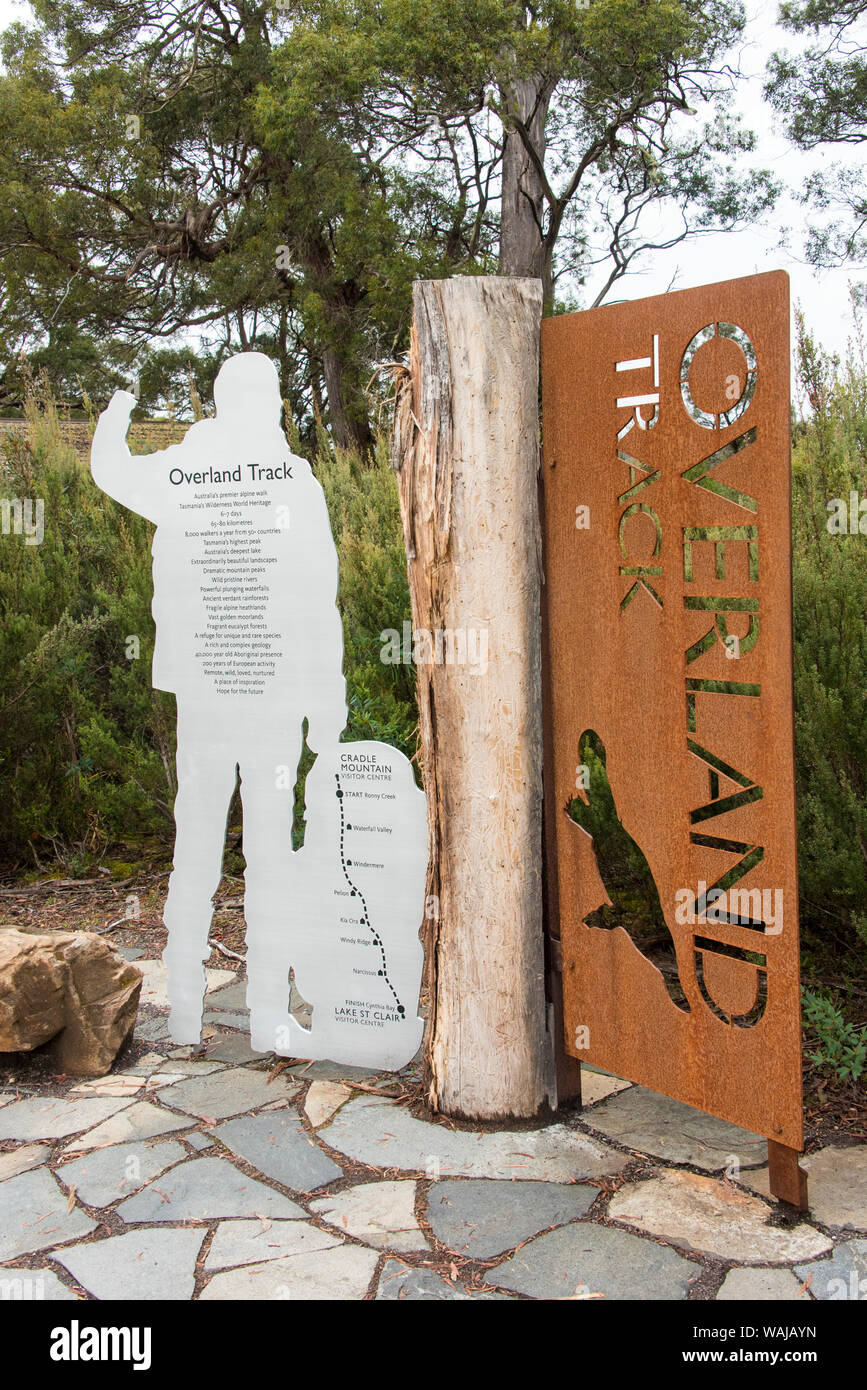 Australien, Tasmanien. Cradle Mountain-Lake St. Clair National Park Visitor Center anmelden, Beschreibung und Route der Trek Stockfoto