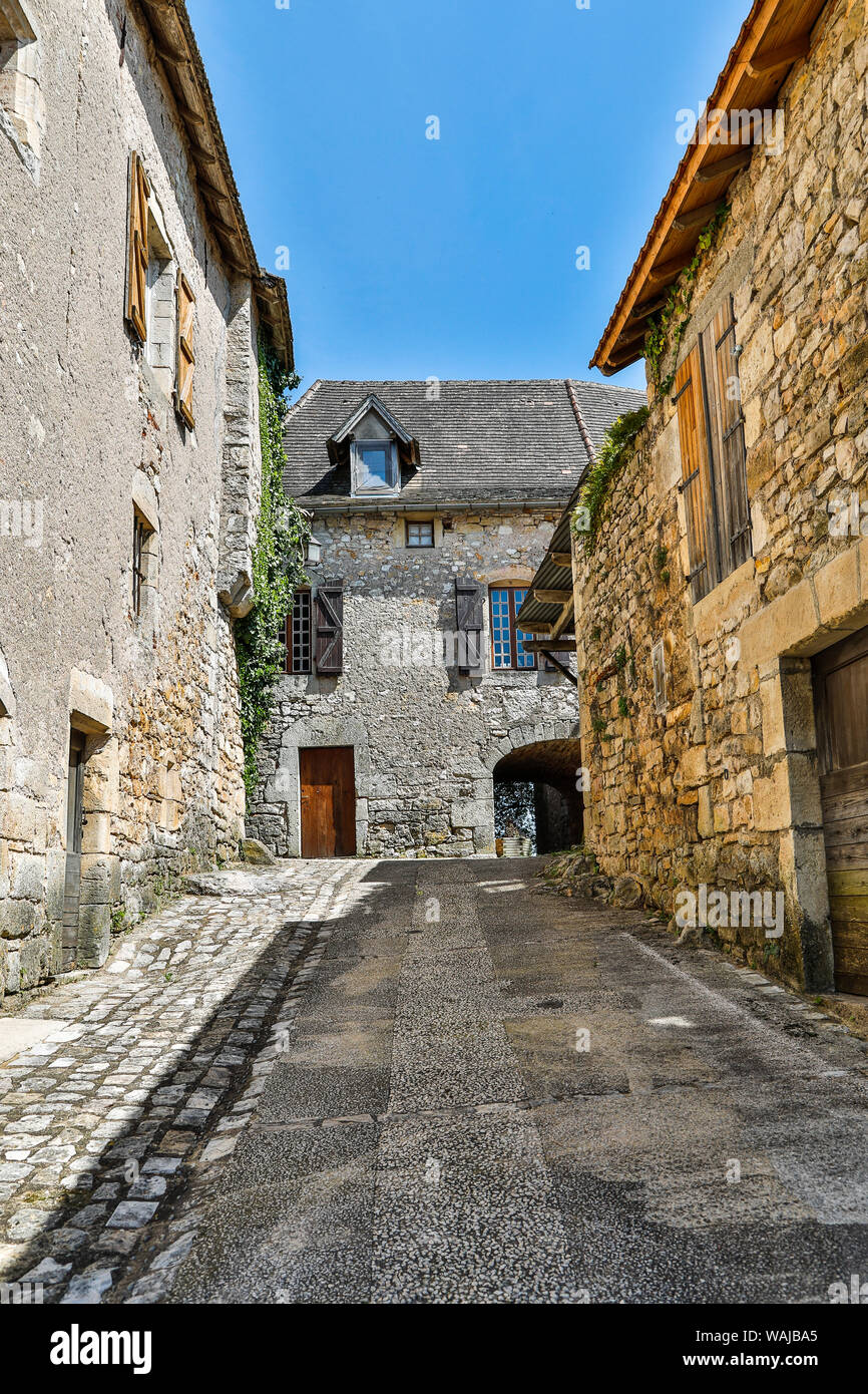 Frankreich, Calvignac. Straße Stockfoto