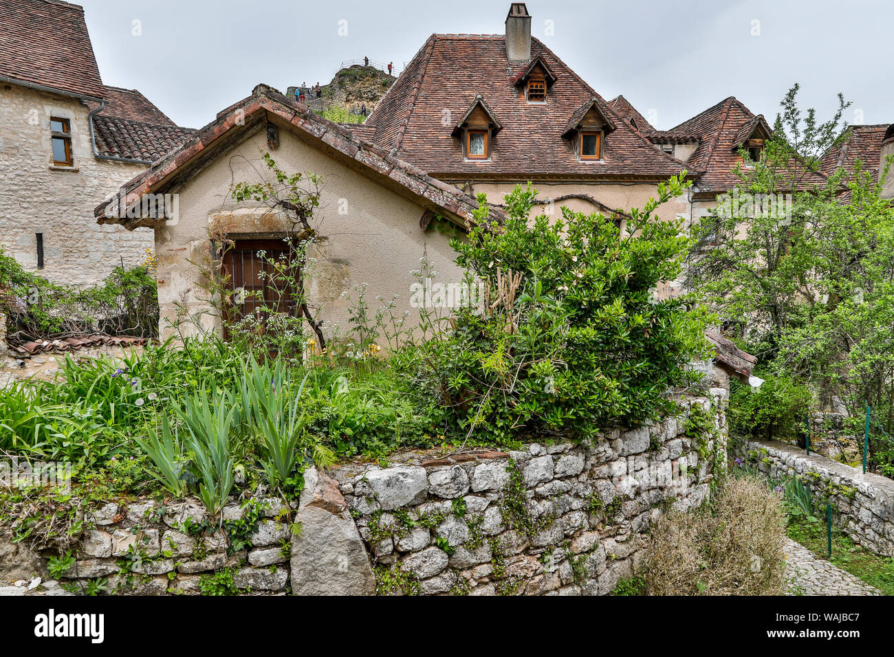 Frankreich, Saint-Cirq Lapopie. Haus und Umgebung Stockfoto