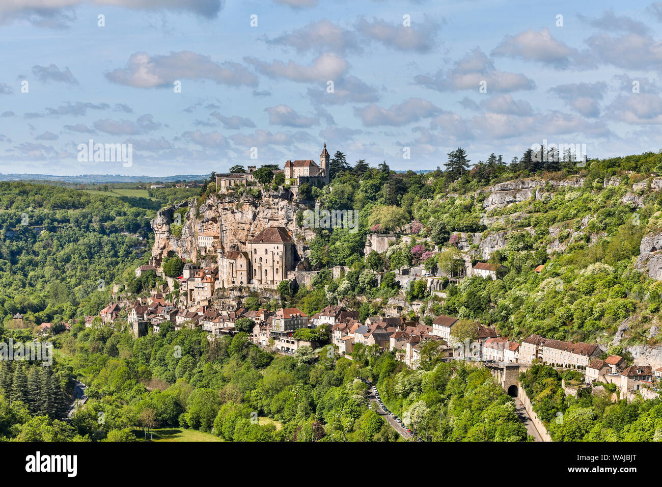 Frankreich, Rocamadour. Cliffside Blick auf die Stadt Stockfoto