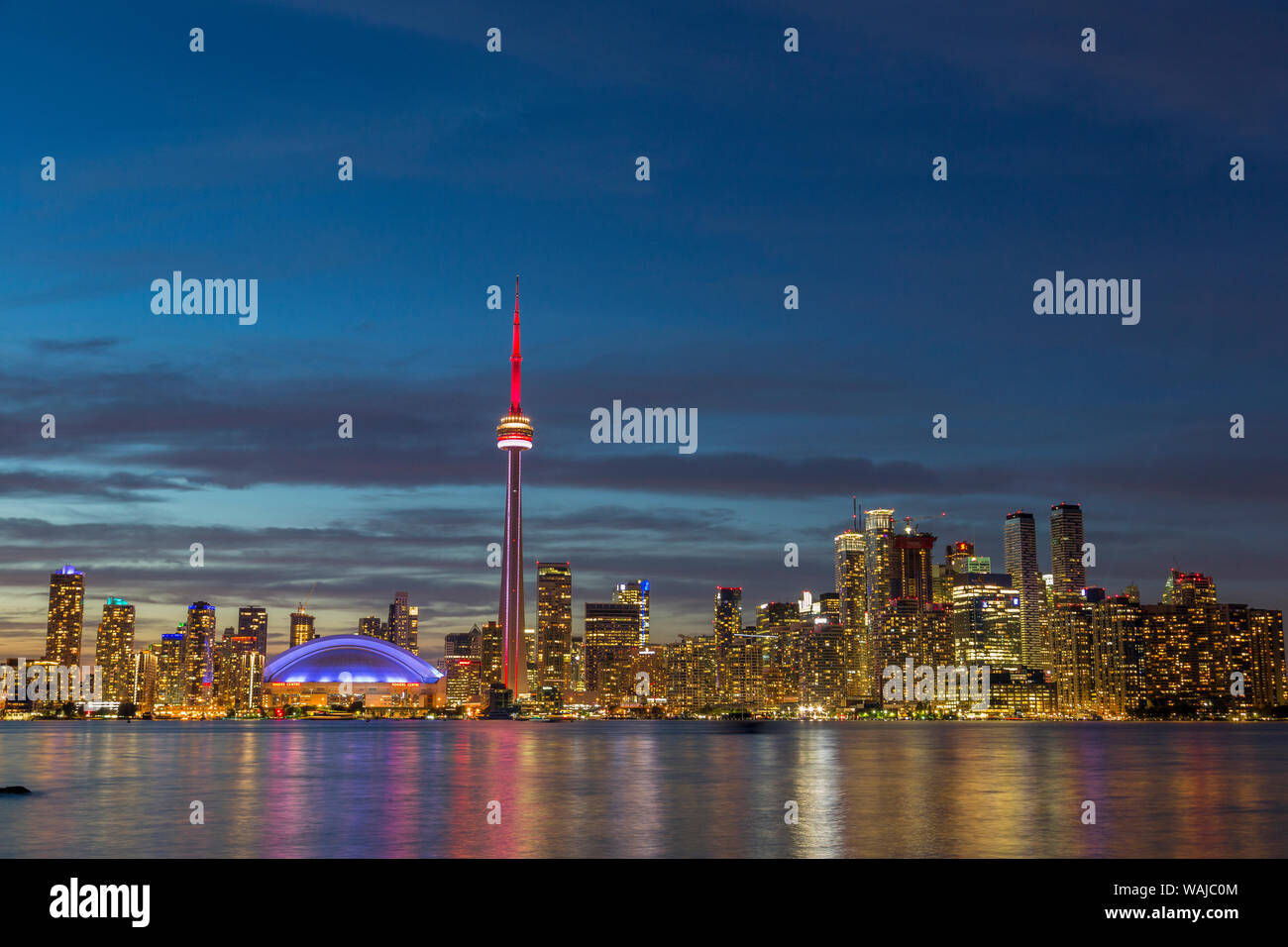 Die Skyline in der Dämmerung. Toronto, Ontario, Kanada. Stockfoto