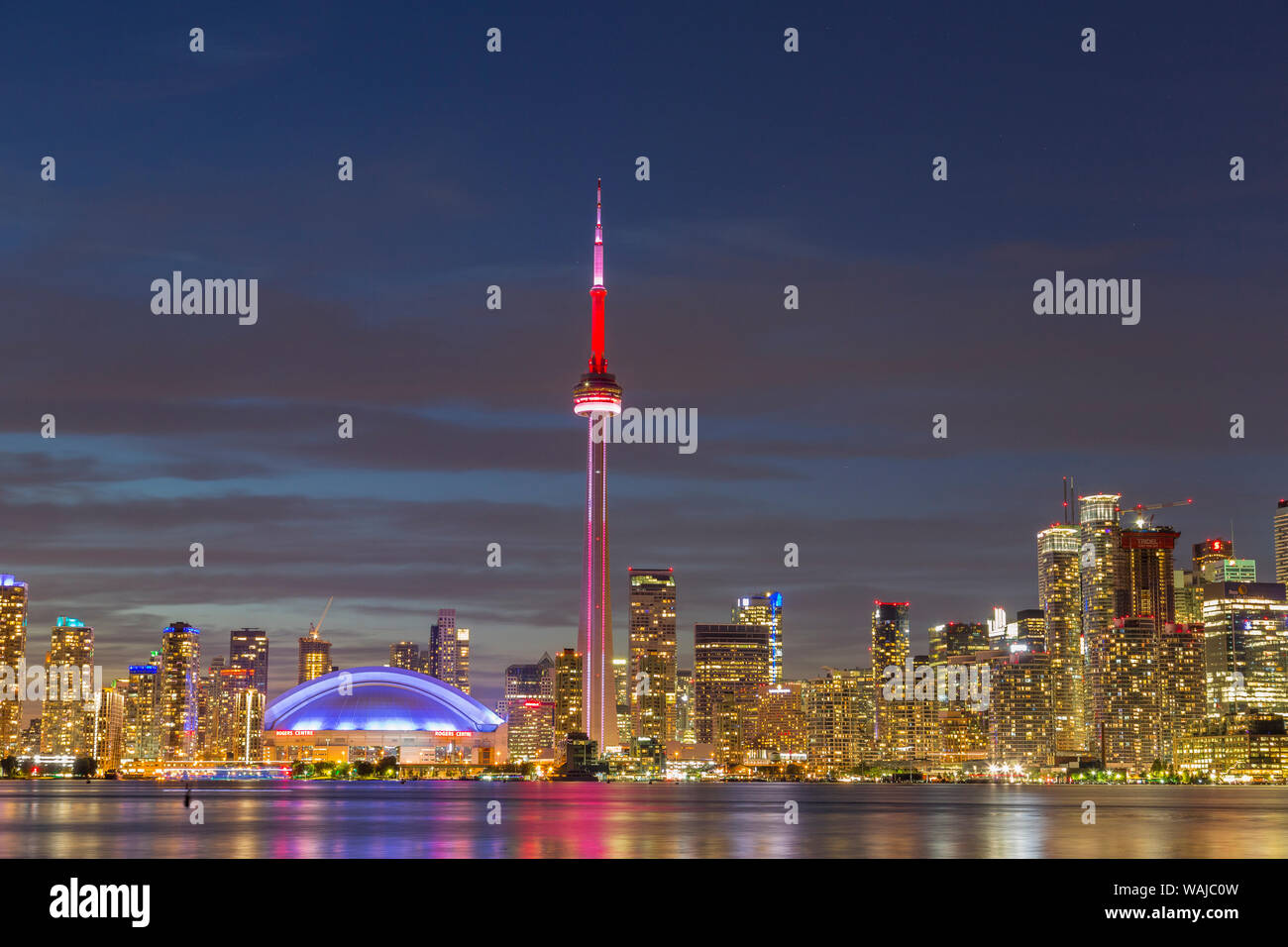 Die Skyline in der Dämmerung. Toronto, Ontario, Kanada. Stockfoto