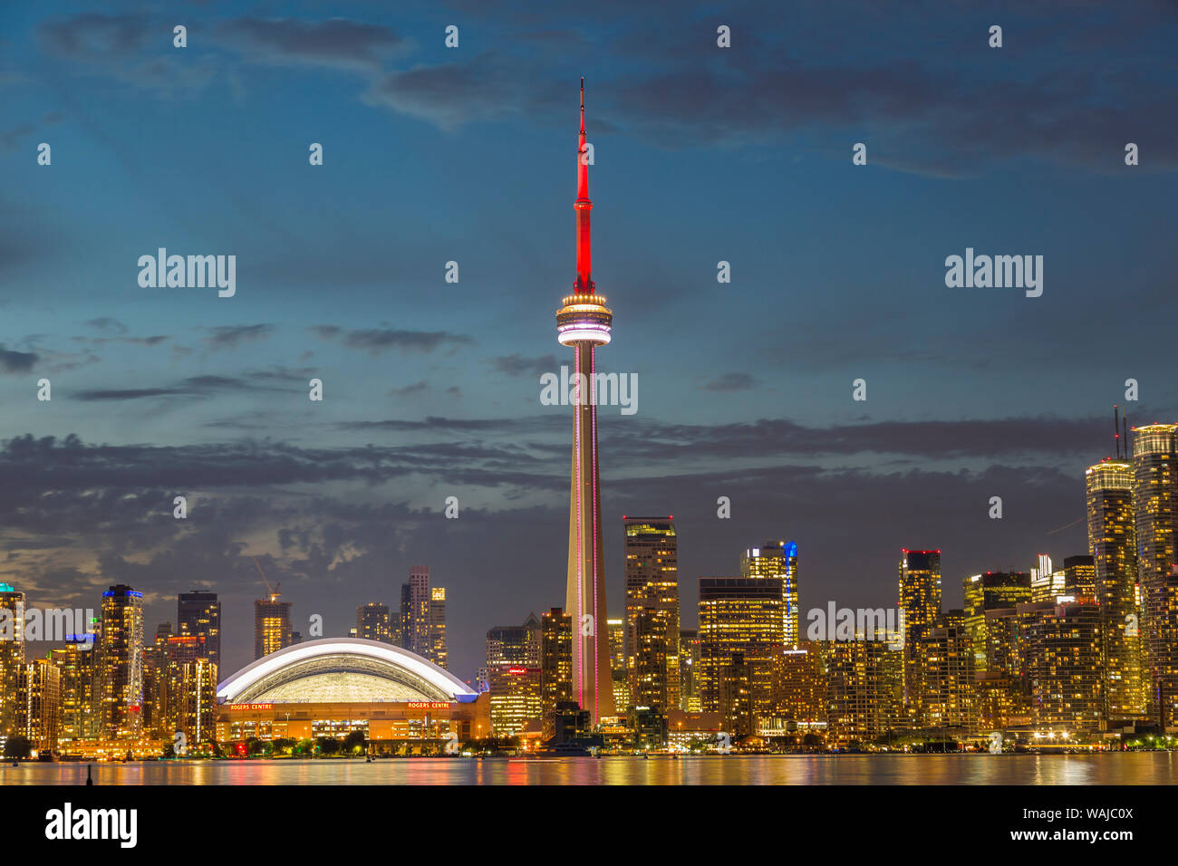 Die Skyline in der Dämmerung. Toronto, Ontario, Kanada. Stockfoto
