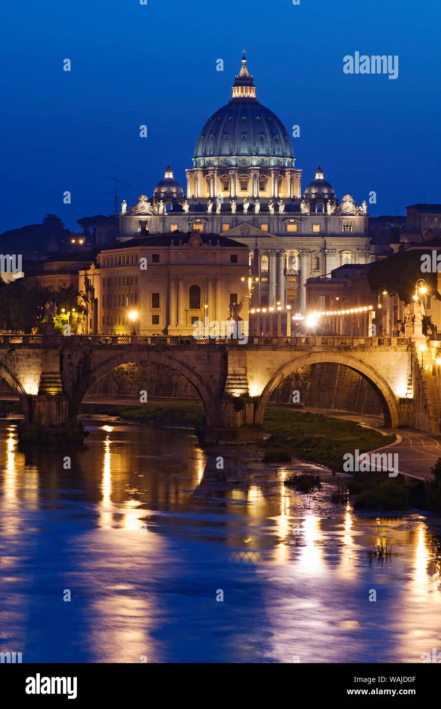 Italien, Rom, St. Peters Basilica, Tiber Nacht Szene. Kredit als: Dennis Kirkland/Jaynes Galerie/DanitaDelimont.com. Kredit als: Dennis Kirkland/Jaynes Galerie/DanitaDelimont.com Stockfoto