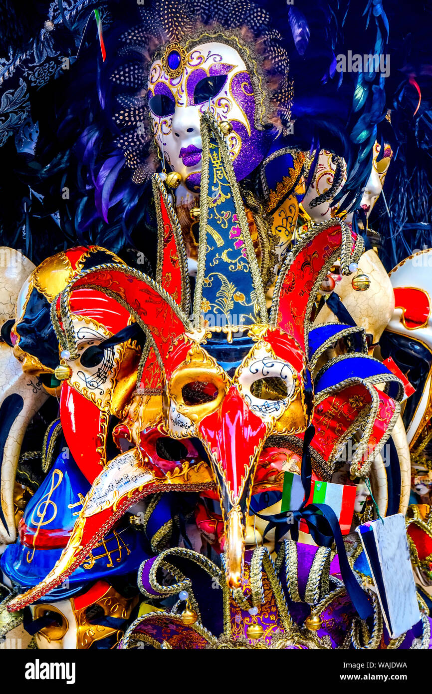 Venezianische Masken, Venedig, Italien. Seit 1200 ist für Karneval, die gefeiert wurden gerade vor der Fastenzeit. In den alten Zeiten, Masken erlaubt die Venezianer zu tun, was rechtswidrig war, wie Glücksspiel. Stockfoto