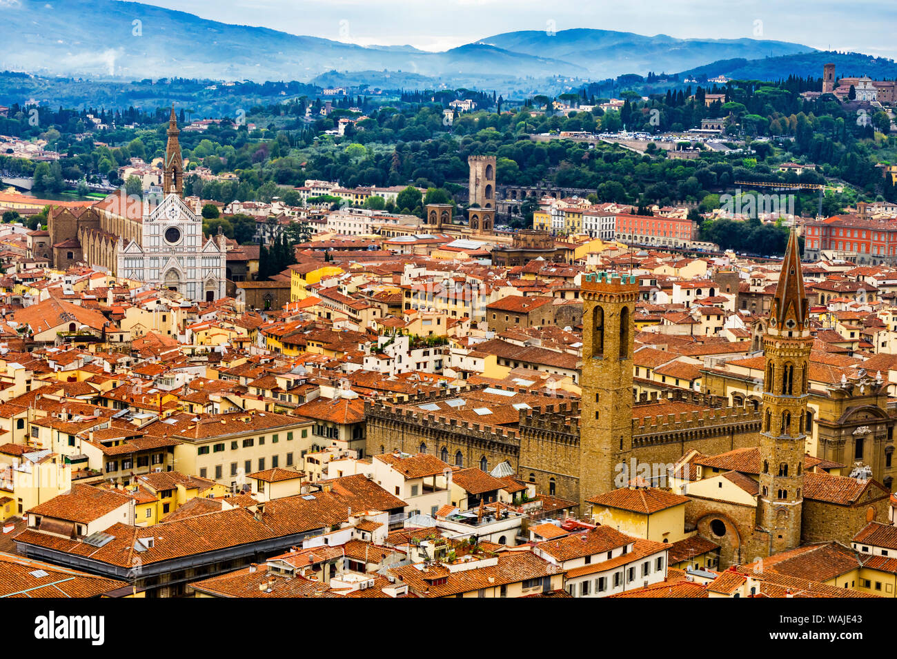 Orange Dächer, Badia Florentina Abtei, Kirche Santa Croce Stadtbild, Florenz, Italien. Stockfoto