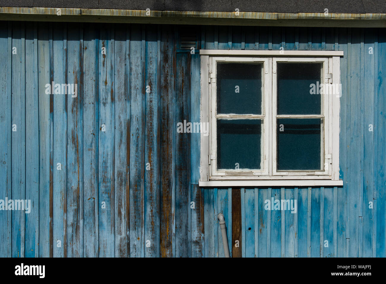 Grönland. Sisimiut. Buntes Haus und Fenster. Stockfoto