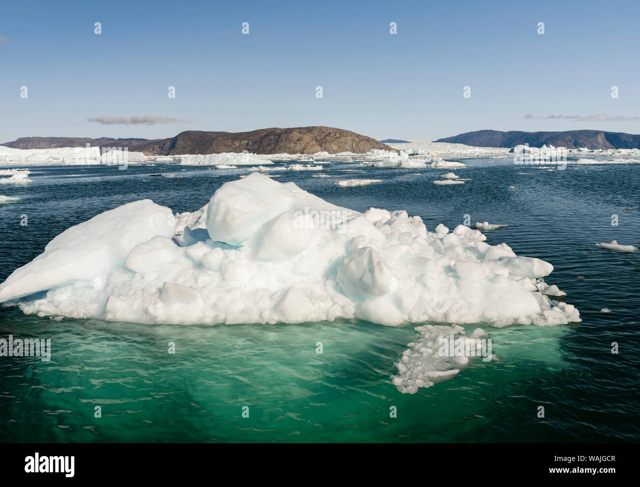 Eisberge im Uummannaq Fjordsystem, Nordwesten Grönlands. Speichern Gletscher Gletscher und das Eis im Hintergrund. Stockfoto