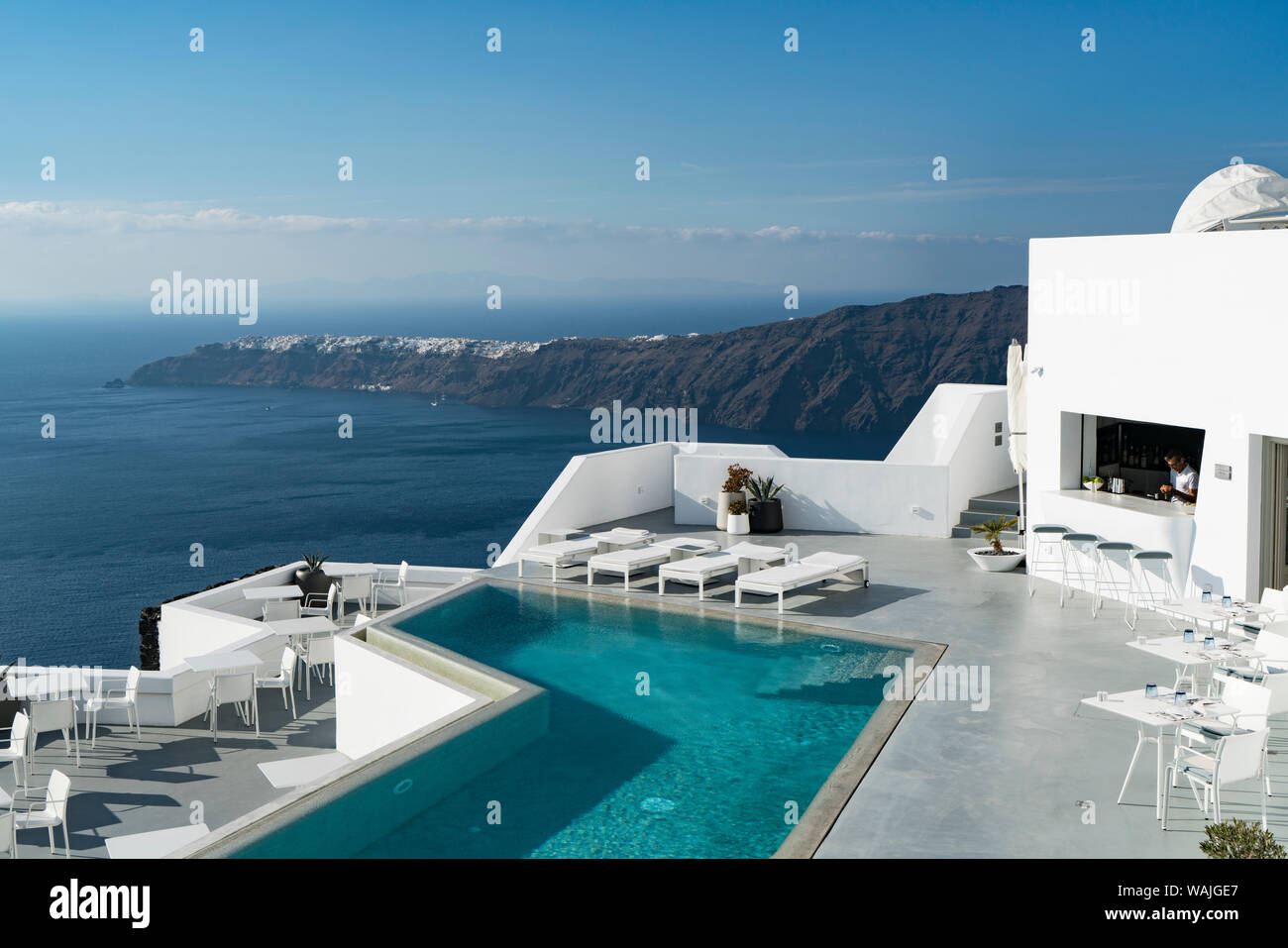 Griechenland, Santorini. Der Pool im Grace Hotel bietet Entspannung und einer herrlichen Aussicht von seinem Swimmingpool. (Redaktionelle nur verwenden) Stockfoto