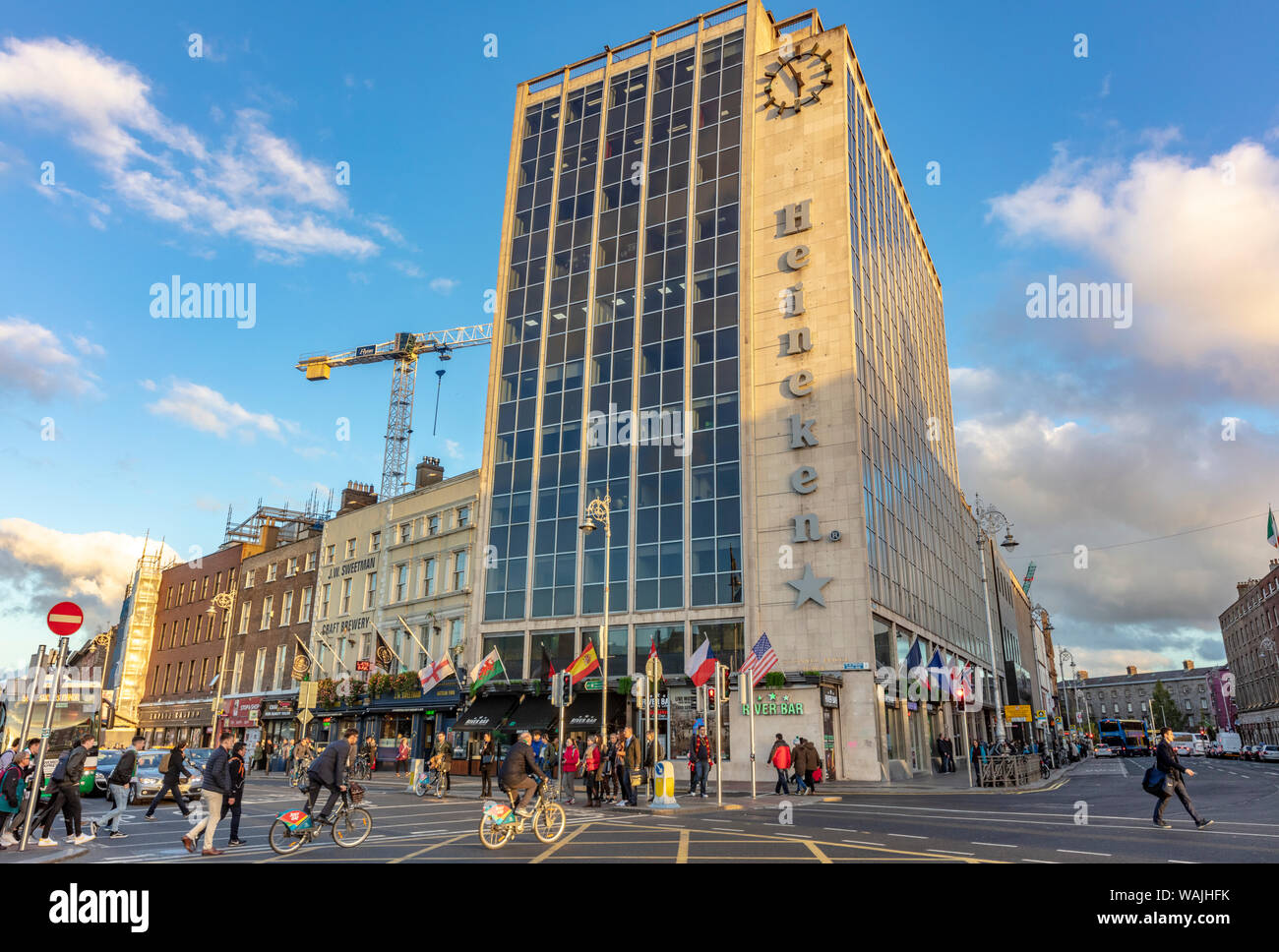 Verkehrsreichen Kreuzung in der Innenstadt von Dublin, Irland Stockfoto