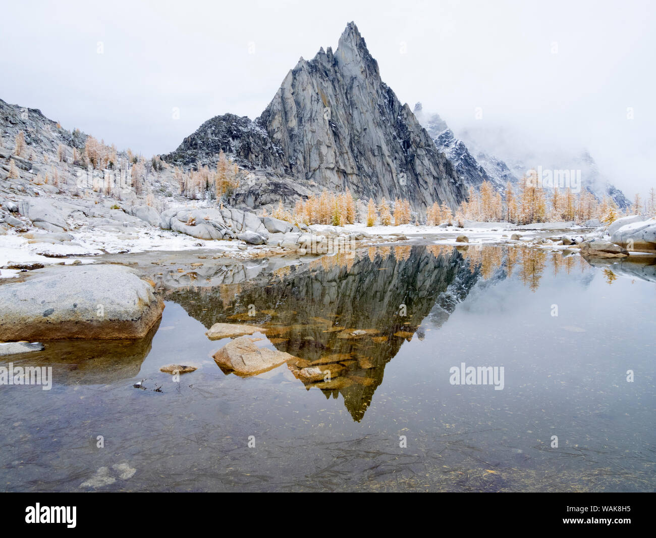 USA, Washington State. Alpine Seen Wüste, Verzauberung, Seen, Gnome Tarn und Prusik Peak Stockfoto