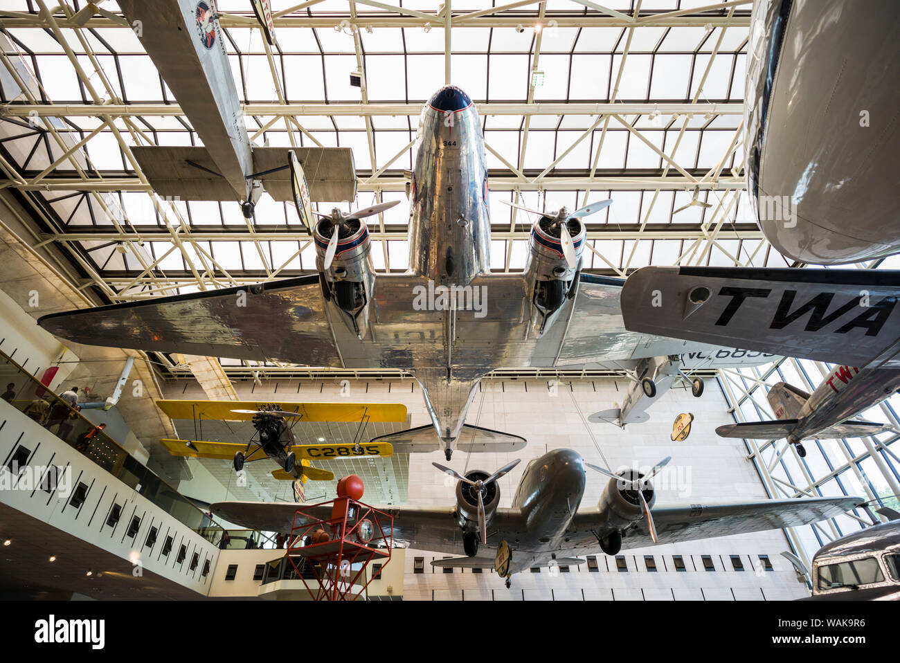 USA, Washington D.C. National Air und Space Museum, Pioniere der Luftfahrt, 1930er DC-3 airliner (Redaktionelle nur verwenden) Stockfoto