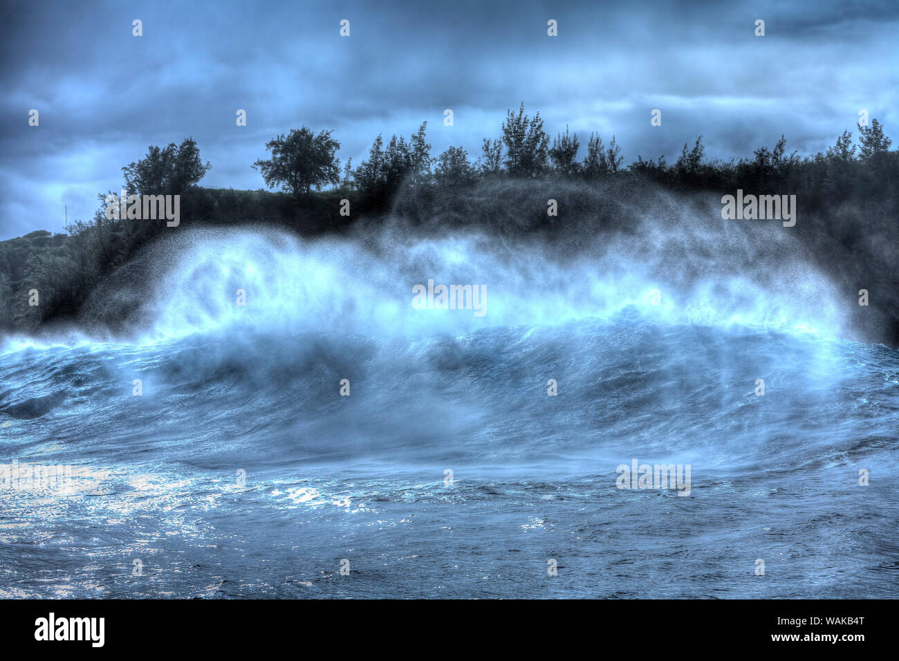 Riesige Welle bricht in der Nähe von 'Jaws' North Shore von Maui, Hawaii, USA Stockfoto