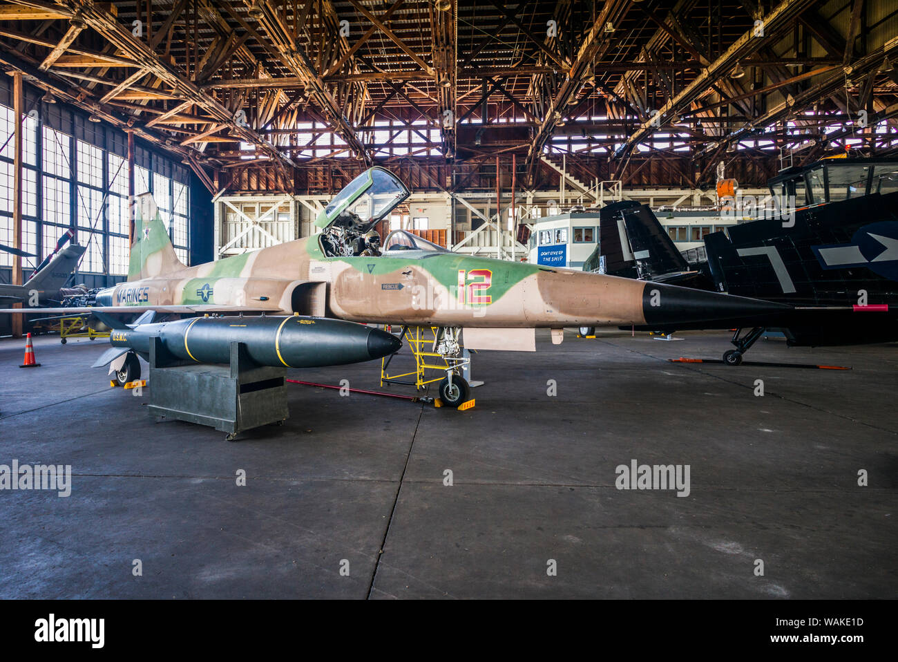 USA, New Jersey, Rio Grande. Naval Air Station Wildwood Aviation Museum, 1960 der US-Marines F-5-Düsenjäger in Aggressor Tarnung lackiert (Editorial nur verwenden) Stockfoto