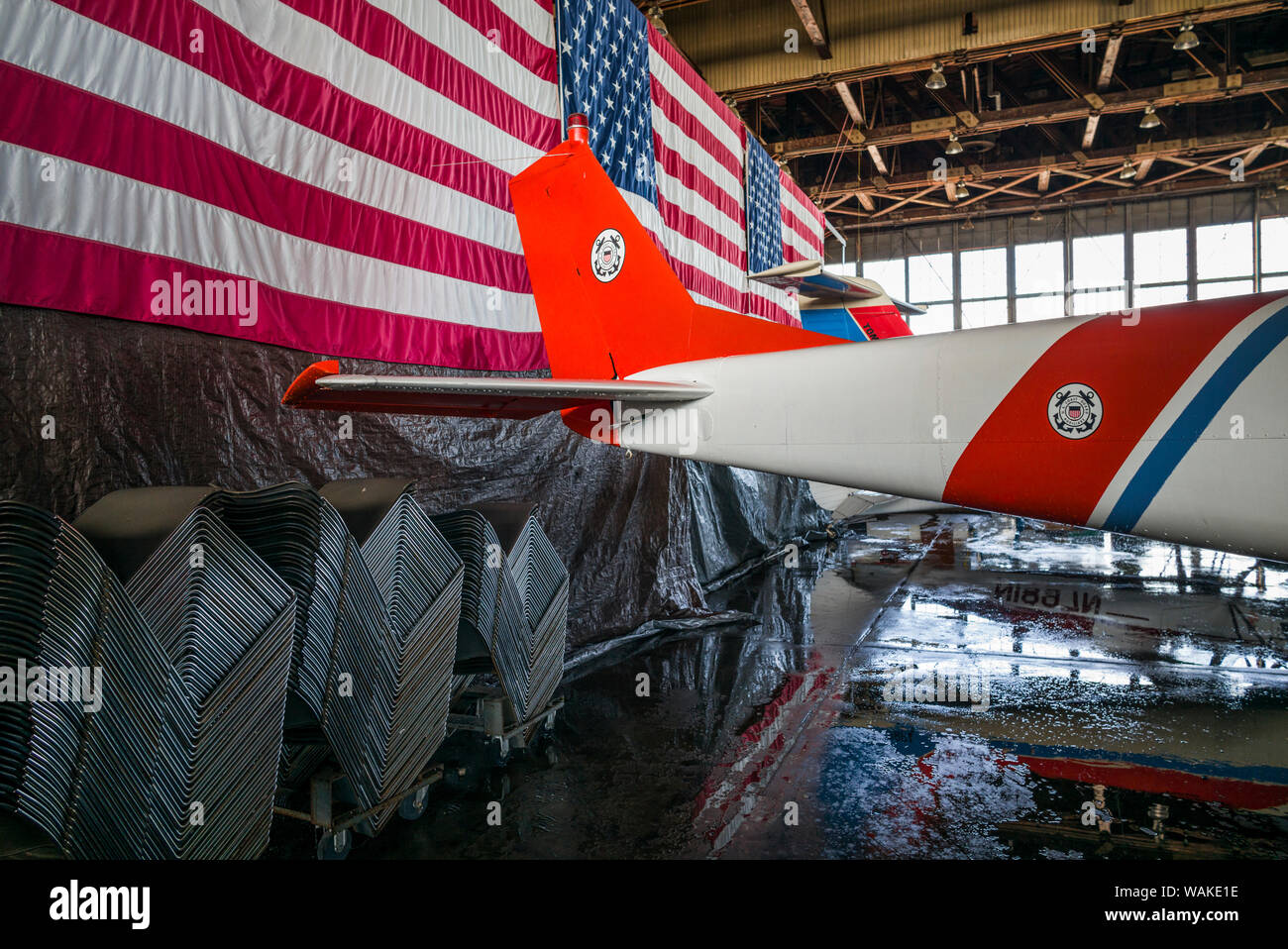 USA, New Jersey, Rio Grande. Naval Air Station Wildwood Aviation Museum, US Coast Guard Aircraft und Flaggen (Editorial nur verwenden) Stockfoto