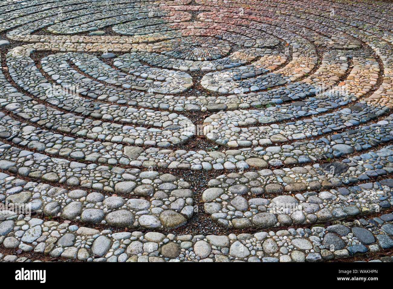 USA, Washington State, Bainbridge Island. Hallen Hill Labyrinth aus Steinen. Credit: Don Paulson/Jaynes Galerie/DanitaDelimont.com Stockfoto