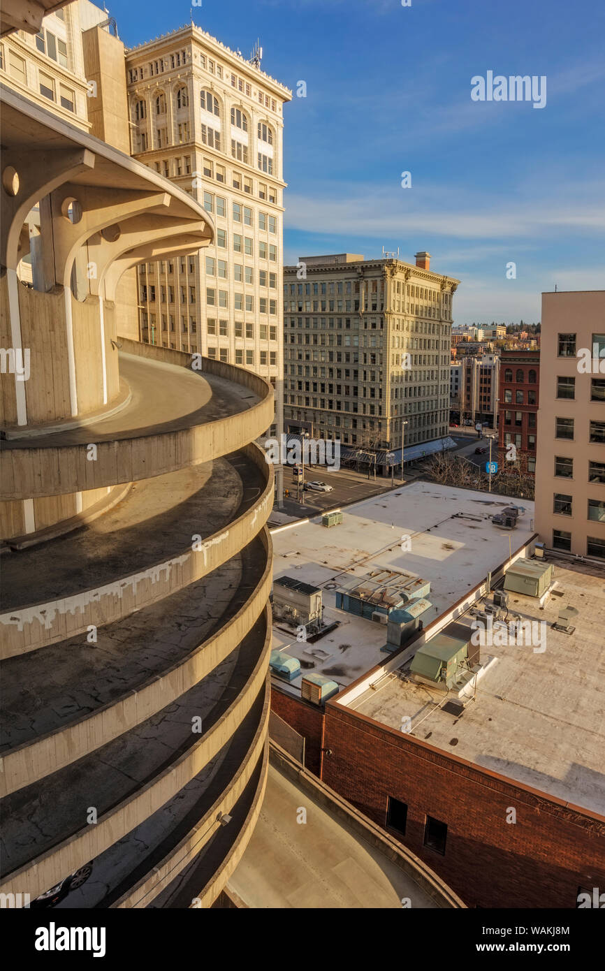 Spirale Antrieb vom Parkhaus in der Innenstadt von Spokane, Washington State, USA Stockfoto