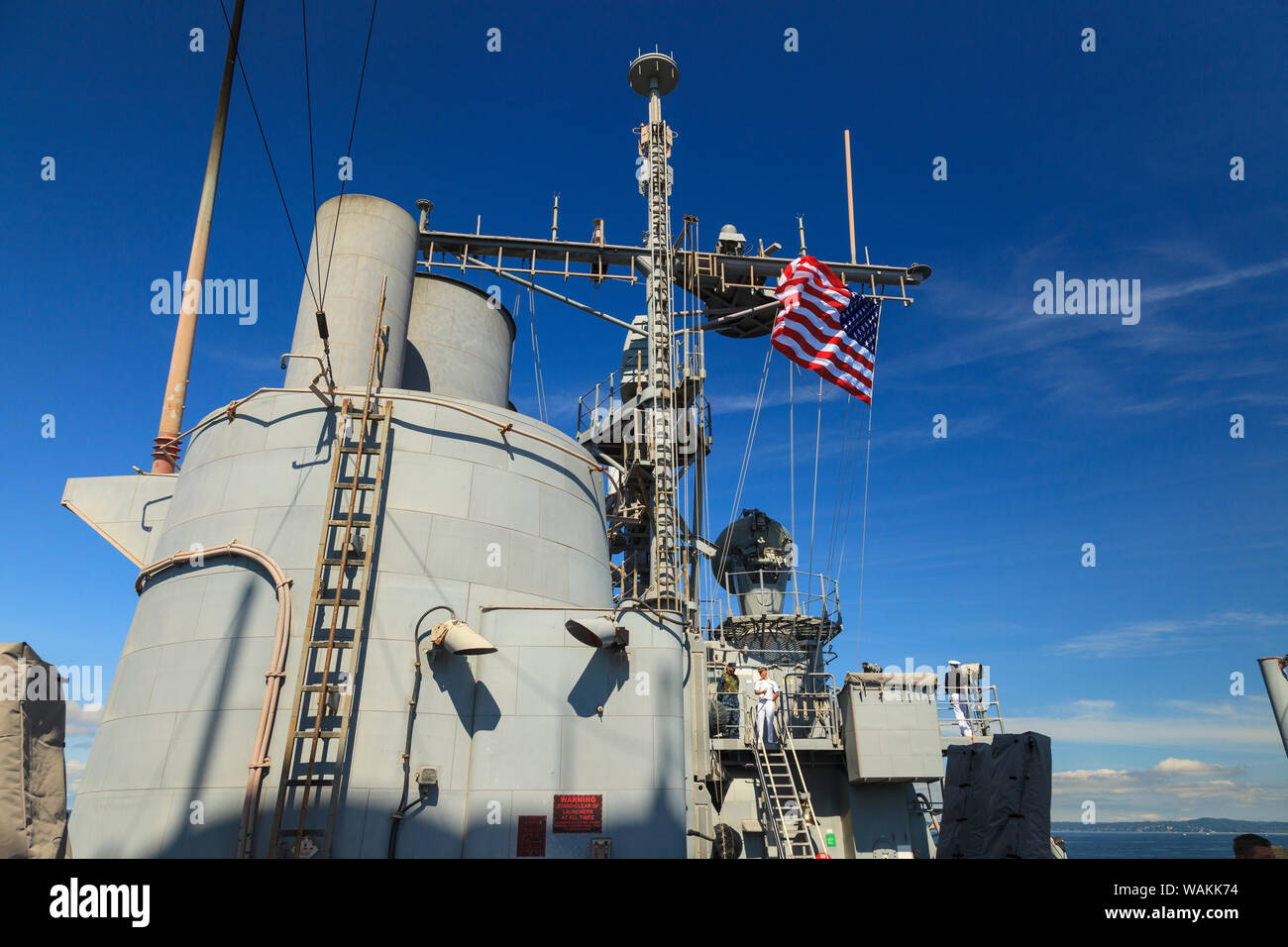 Views an Bord der USS Bunker Hill (CG52) Guided missile Cruiser, Seafair Feier. Parade der Schiffe während der Fleet Week, Elliott Bay, Seattle, Washington State, USA (Editorial nur verwenden) Stockfoto