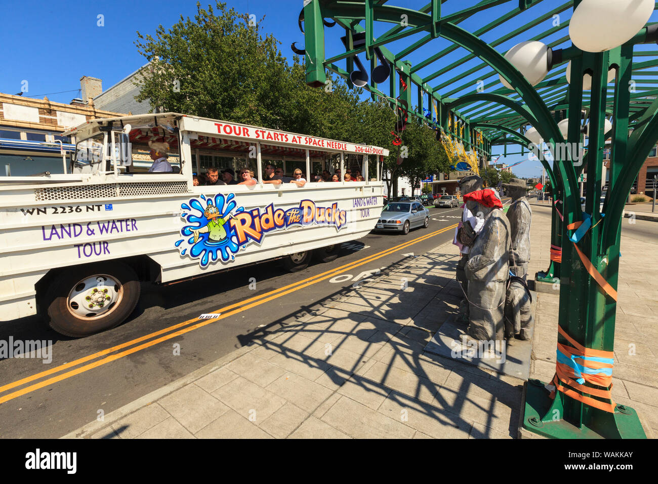 Die Ducks reiten, Fremont Bridge, Seattle, Washington State, USA (Editorial nur verwenden) Stockfoto