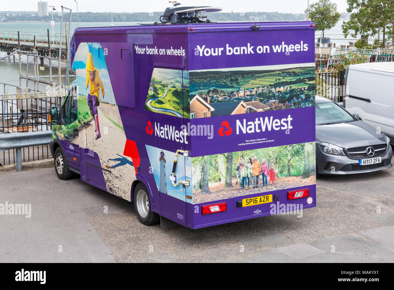 NatWest Ihre Bank auf Rädern bei Hythe, Hampshire UK im August - Mobile Bank Banking Stockfoto