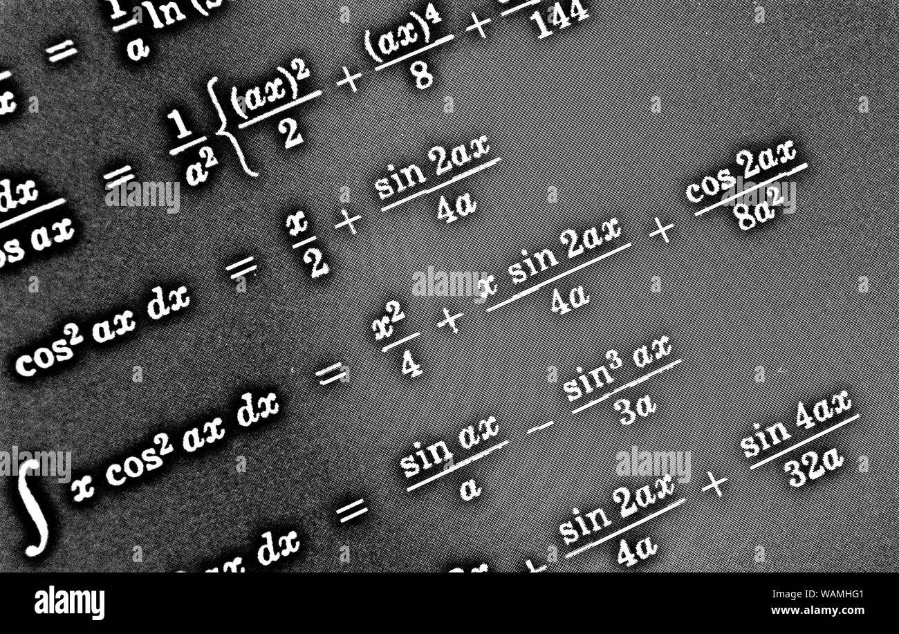 Große Anzahl von mathematischen Formeln auf einem schwarzen Hintergrund HDR Stockfoto