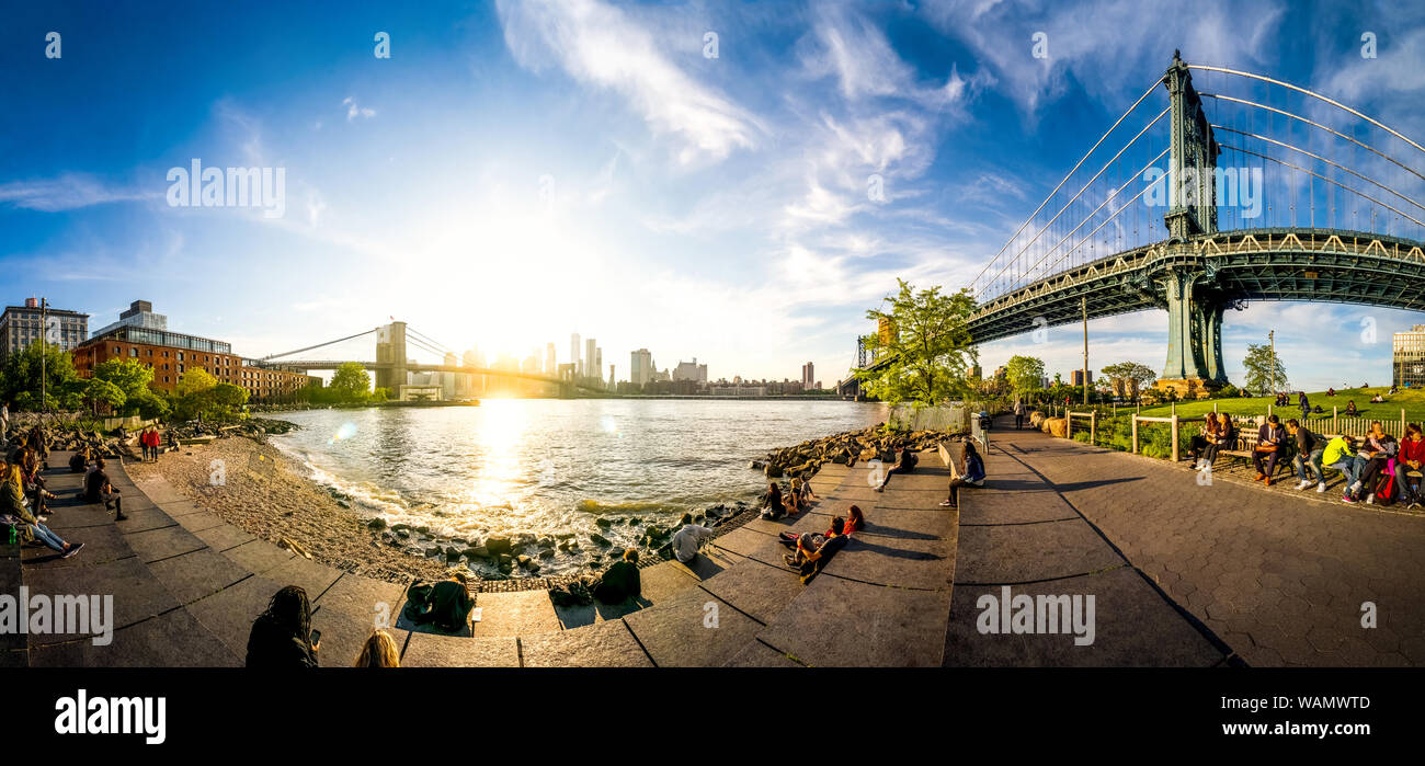 Skyline und Brooklyn Bridge, New York City, USA Stockfoto