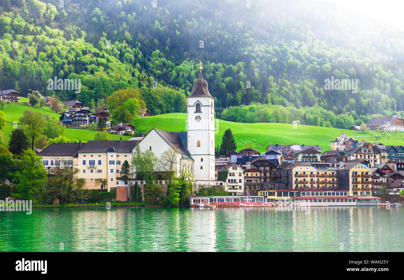 Schönen Sankt Wolfgang Dorf und See, Österreich. Stockfoto